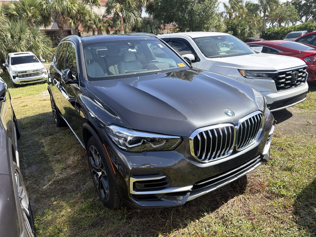Used 2023 BMW X5 sDrive40i w/ Premium Package RWD image 2