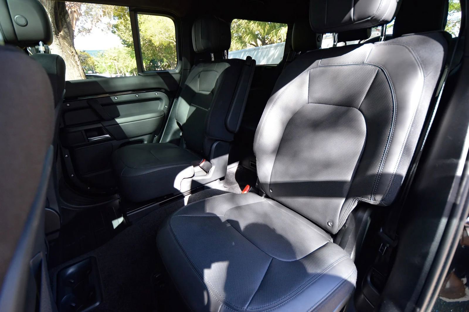 Used 2025 Land Rover Defender 130 V8 image 59