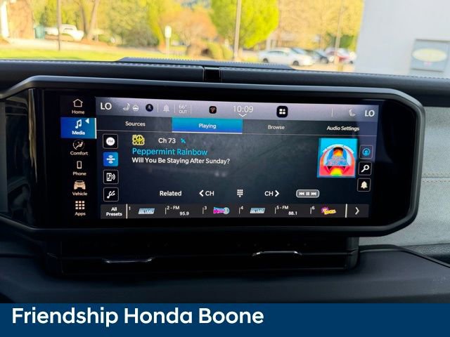 Used 2024 Jeep Wrangler Sahara image 21