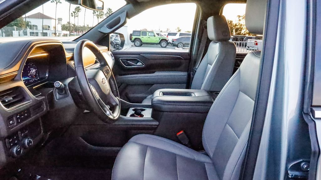 Used 2024 Chevrolet Suburban LT image 19