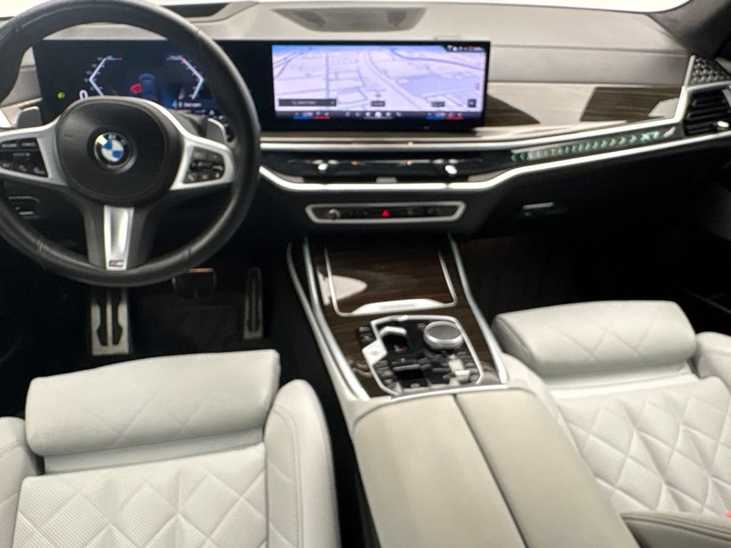 Used 2024 BMW X7 xDrive40i w/ M Sport Package AWD/4WD image 34
