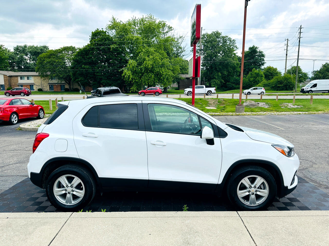 Used 2022 Chevrolet Trax LS w/ Tint and Cruise Package image 15