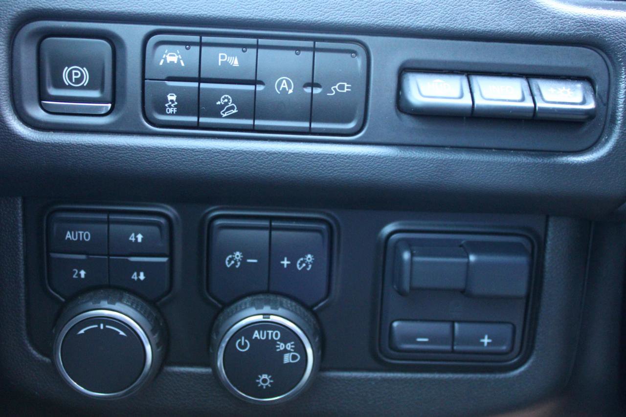 Used 2021 Chevrolet Tahoe High Country w/ Premium Package image 26