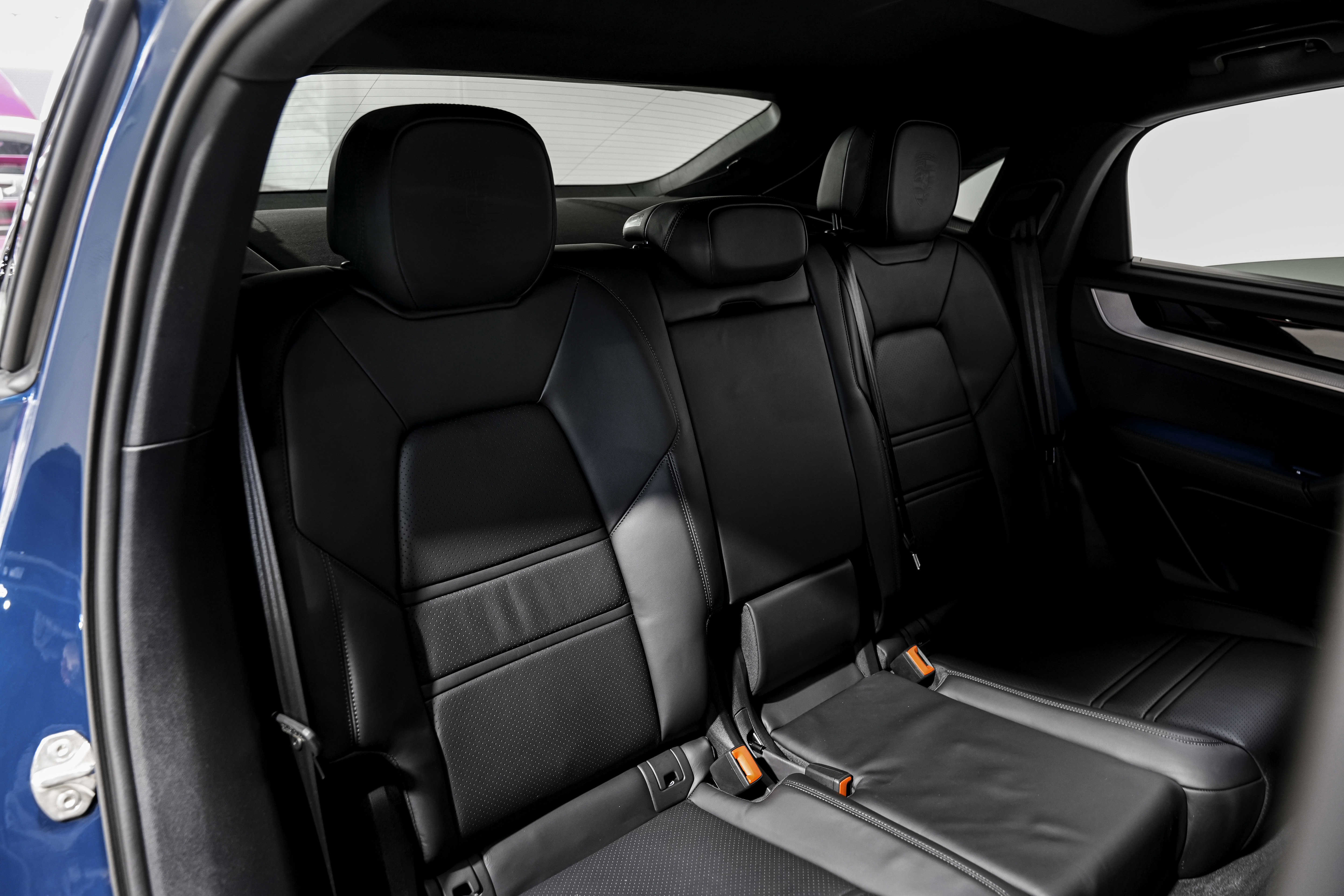 Used 2024 Porsche Cayenne Coupe image 32