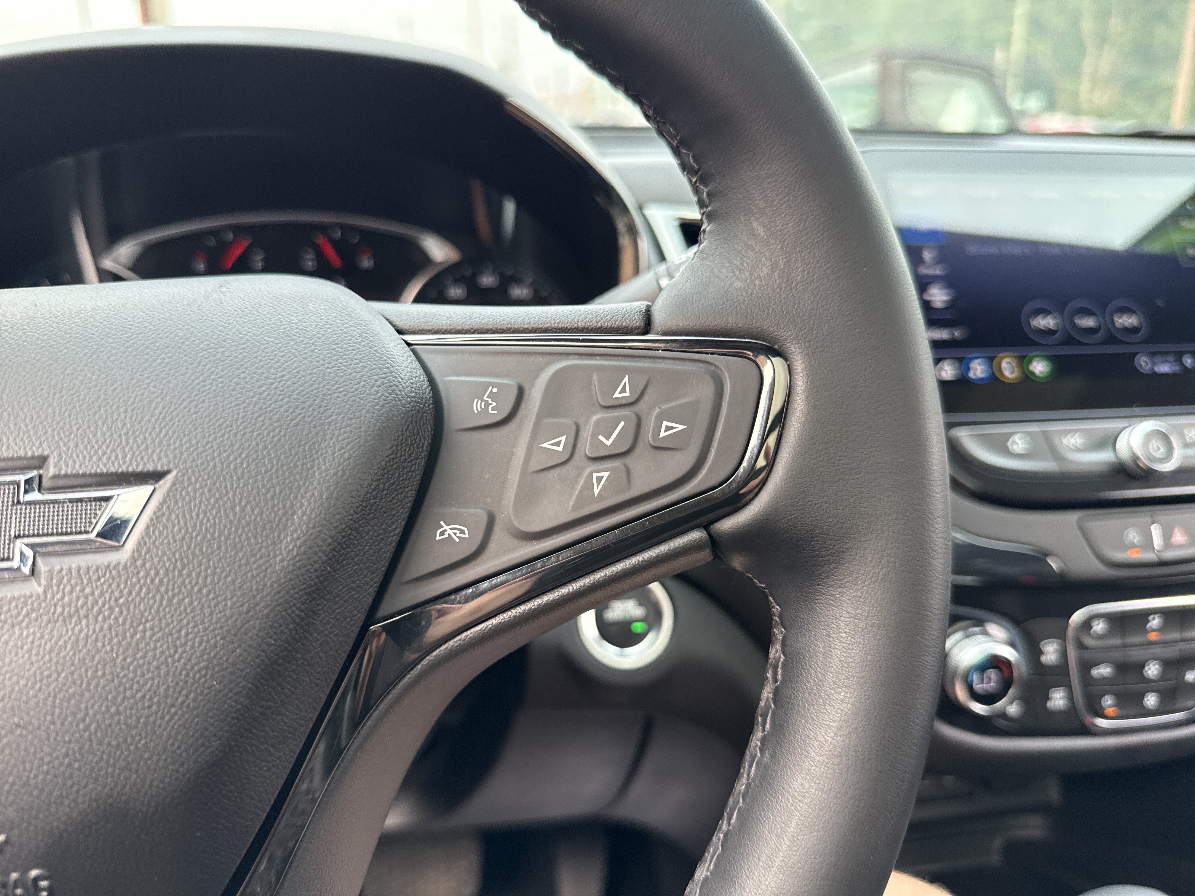 Used 2023 Chevrolet Equinox Premier AWD/4WD image 22