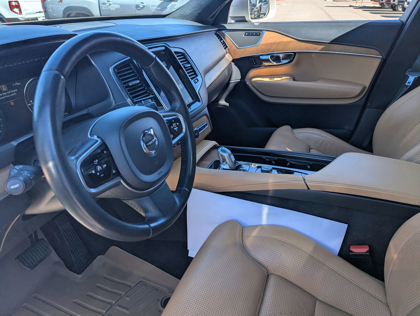 Used 2018 Volvo XC90 T8 Inscription w/ Luxury Package image 15