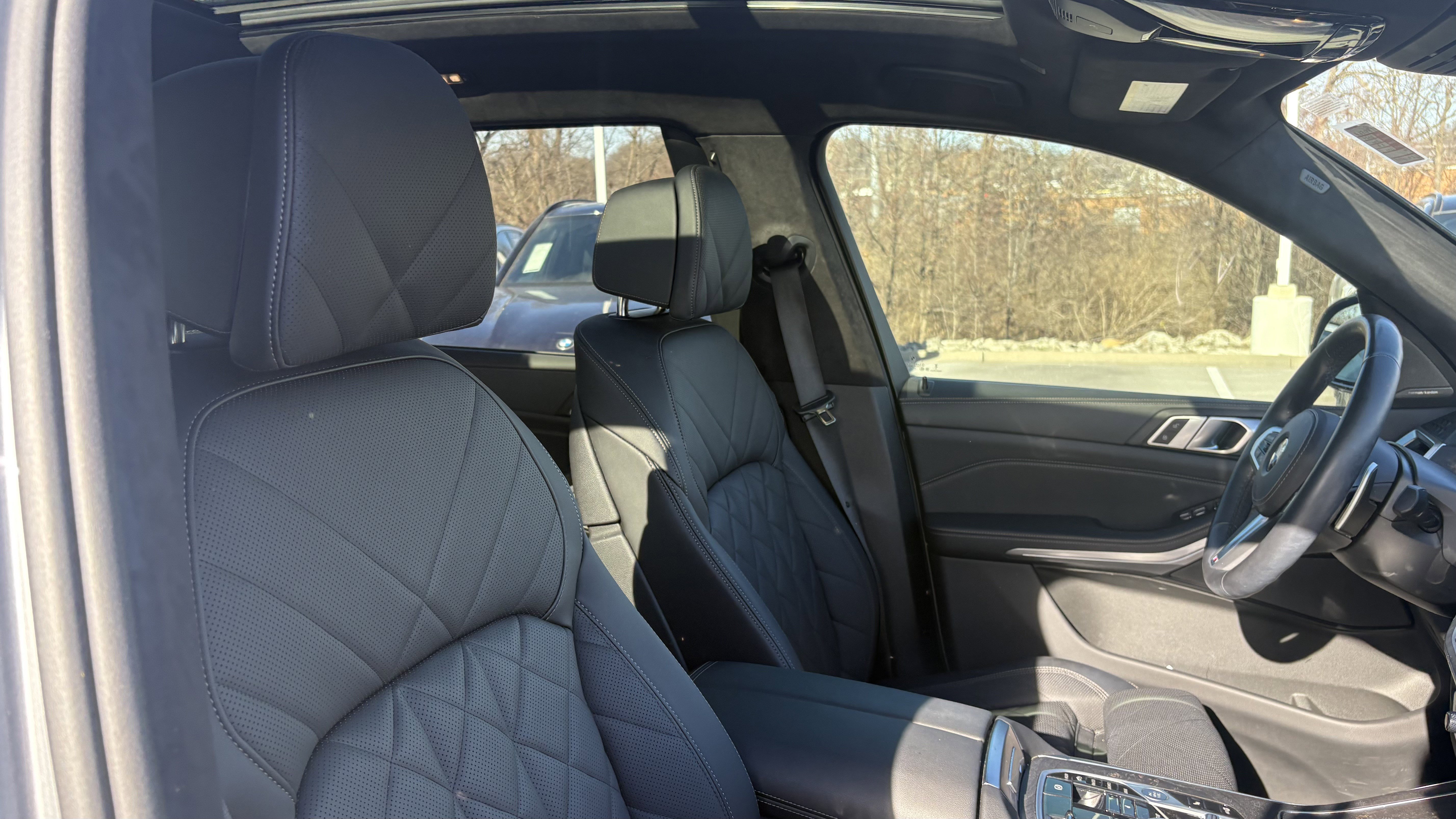 Used 2024 BMW X7 xDrive40i w/ M Sport Package image 33