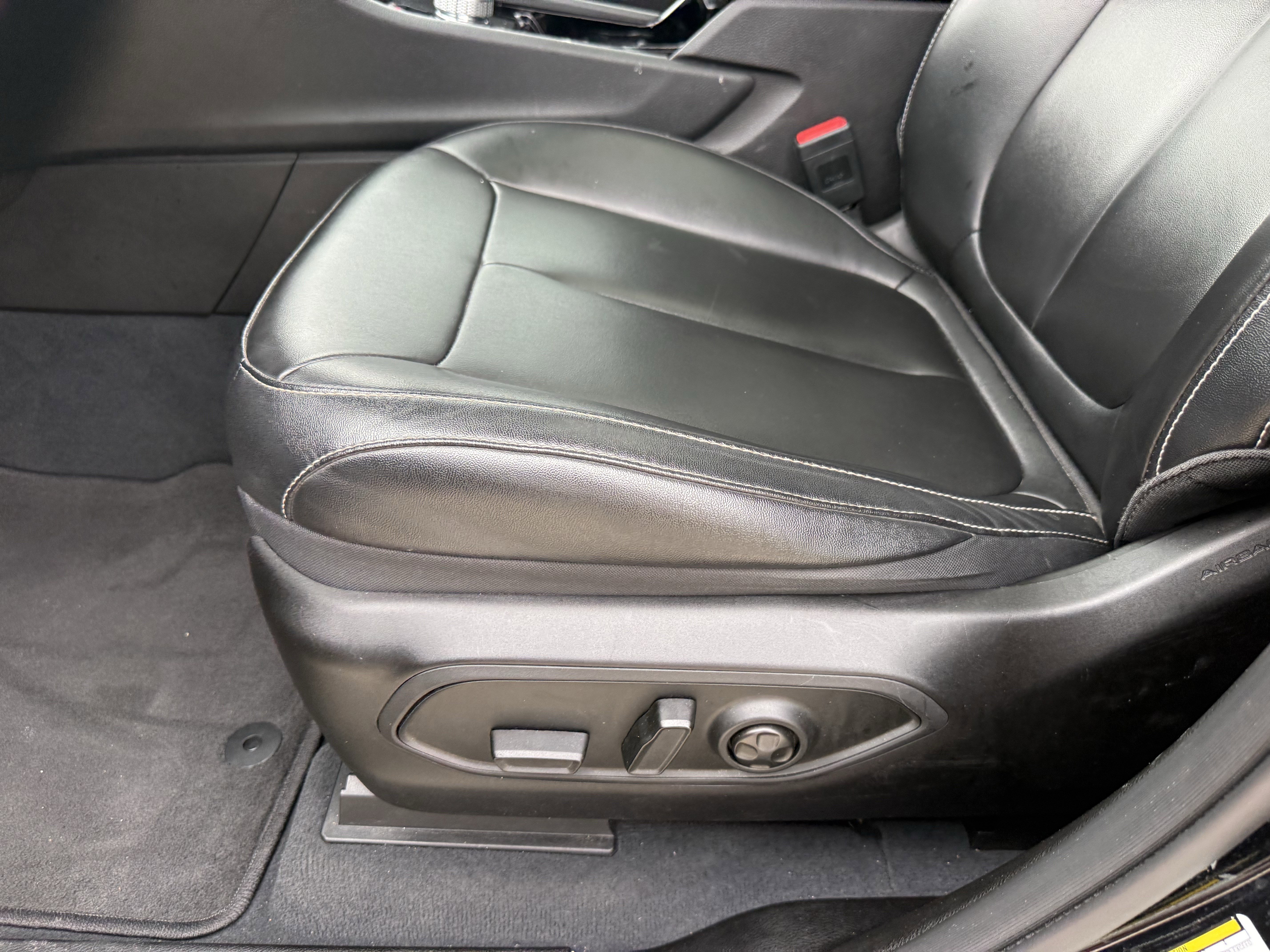 Used 2023 Jeep Grand Cherokee L Limited w/ Trailer Tow Group (B) image 30