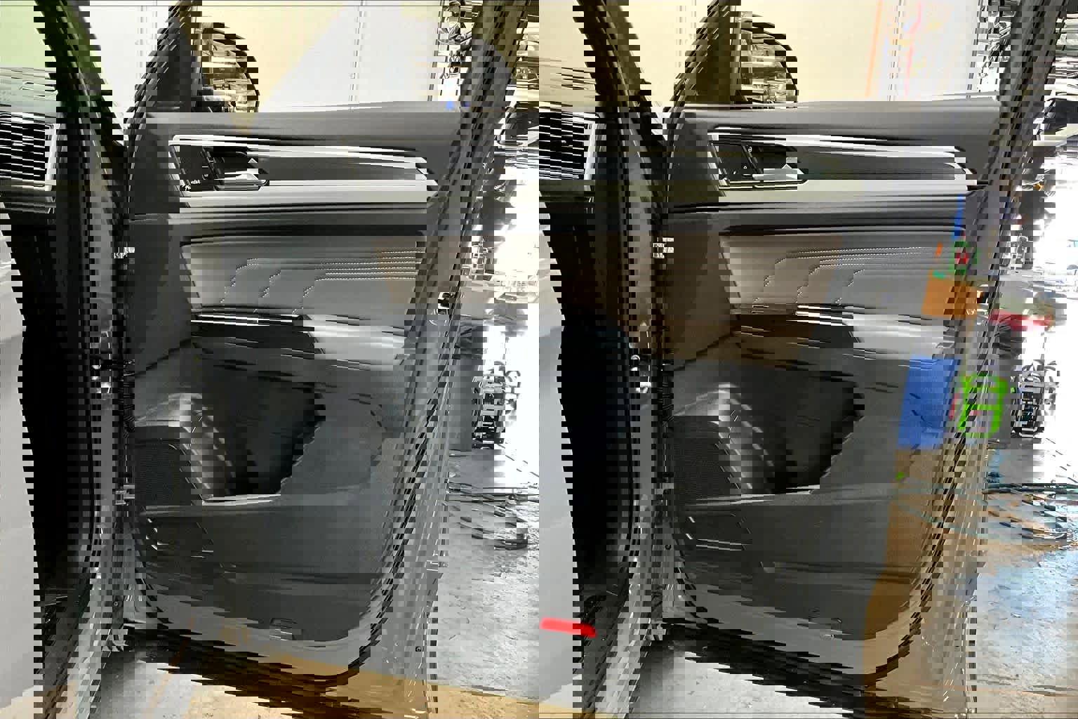 Used 2021 Volkswagen Atlas Cross Sport SEL Premium image 27