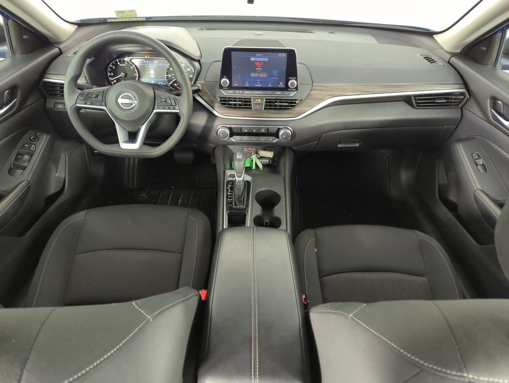 Used 2025 Nissan Altima 2.5 SV image 15