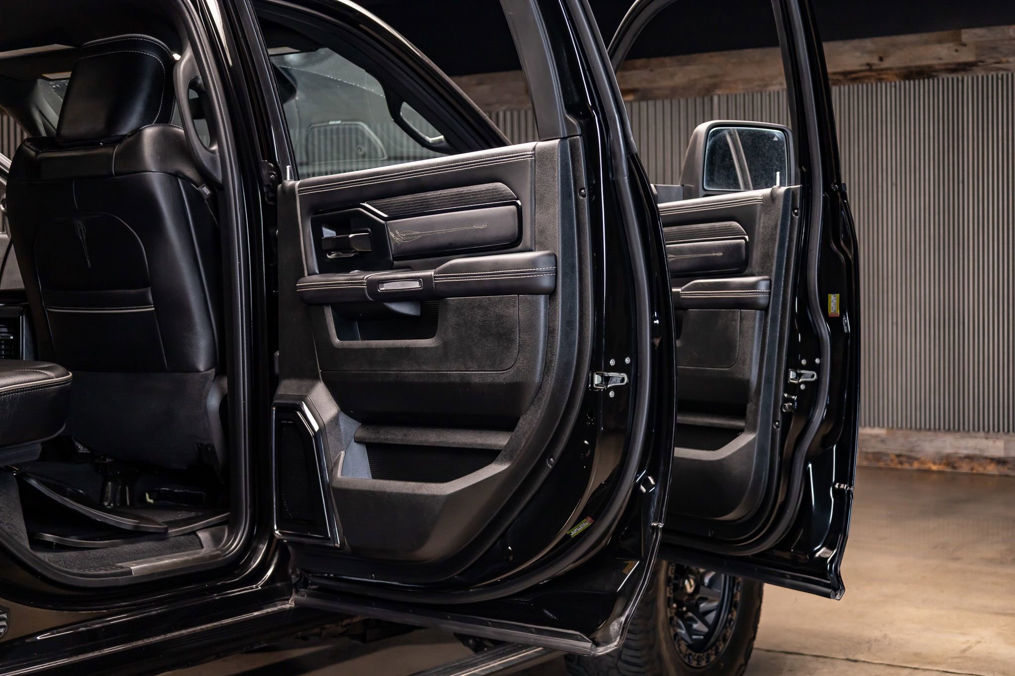 Used 2023 RAM 2500 Limited image 26