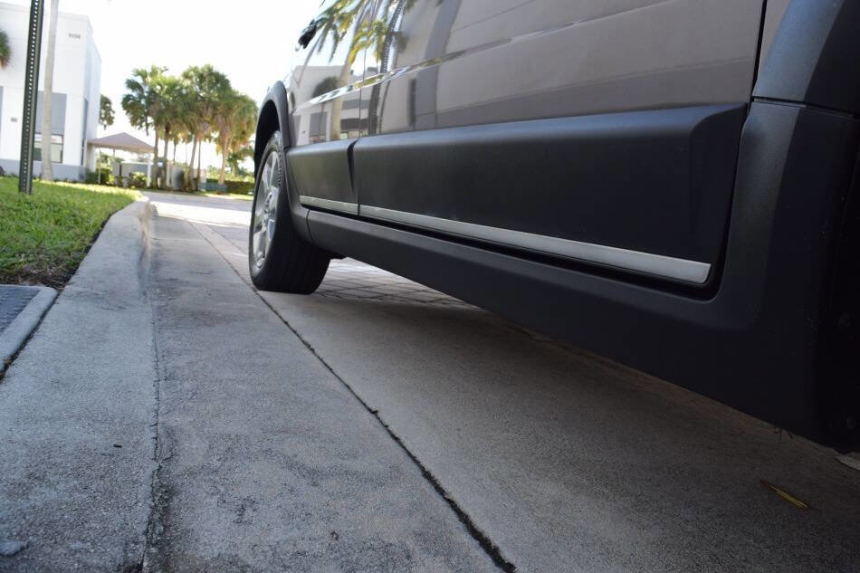 Used 2011 Volvo XC70 3.2 w/ Premium Pkg image 26