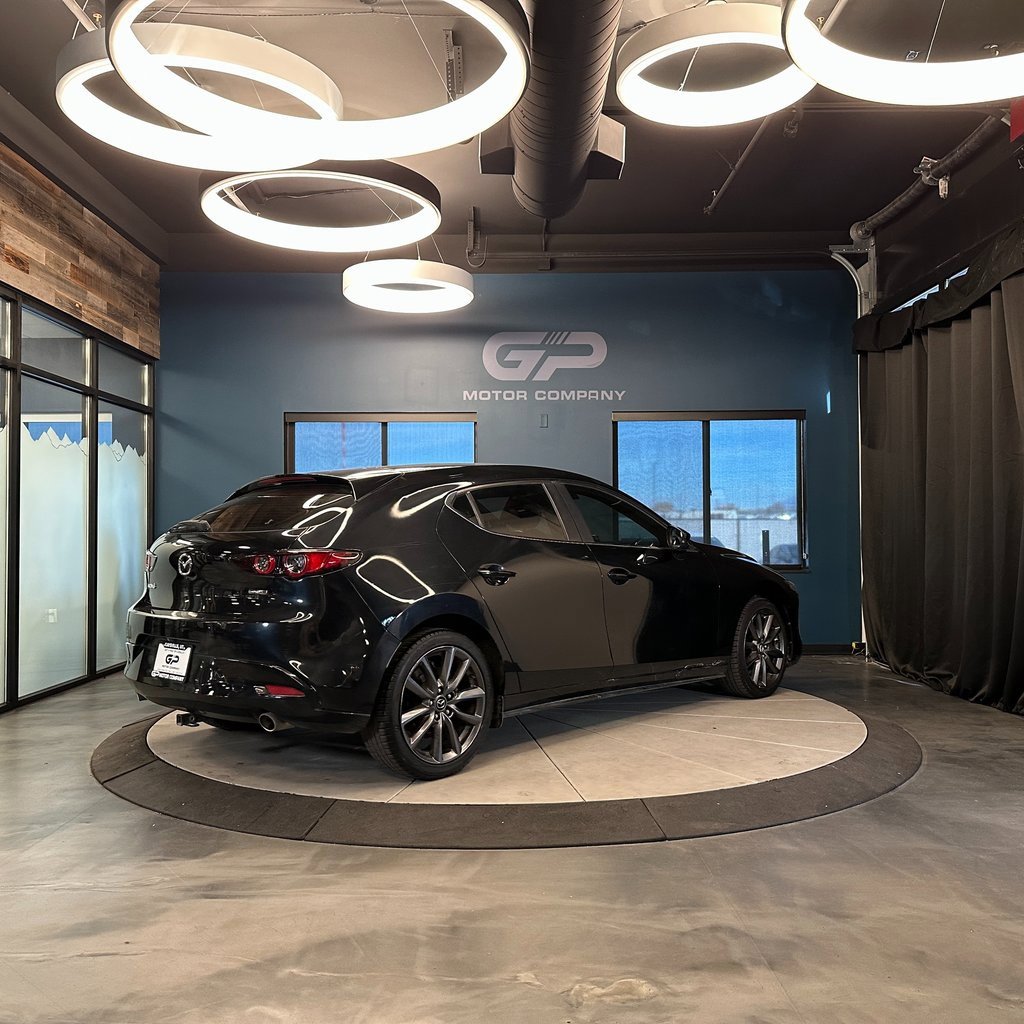 Used 2019 MAZDA MAZDA3 Hatchback image 3