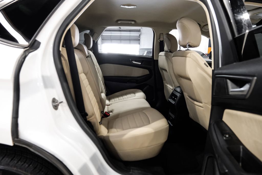 Used 2019 Ford Edge SE image 31