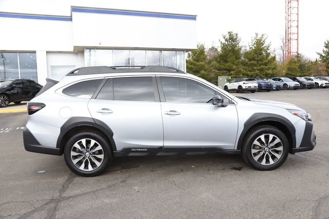 Used 2023 Subaru Outback Limited image 2