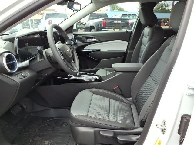 New 2026 Chevrolet Trax LT w/ LPO, Blackout Package FWD image 12