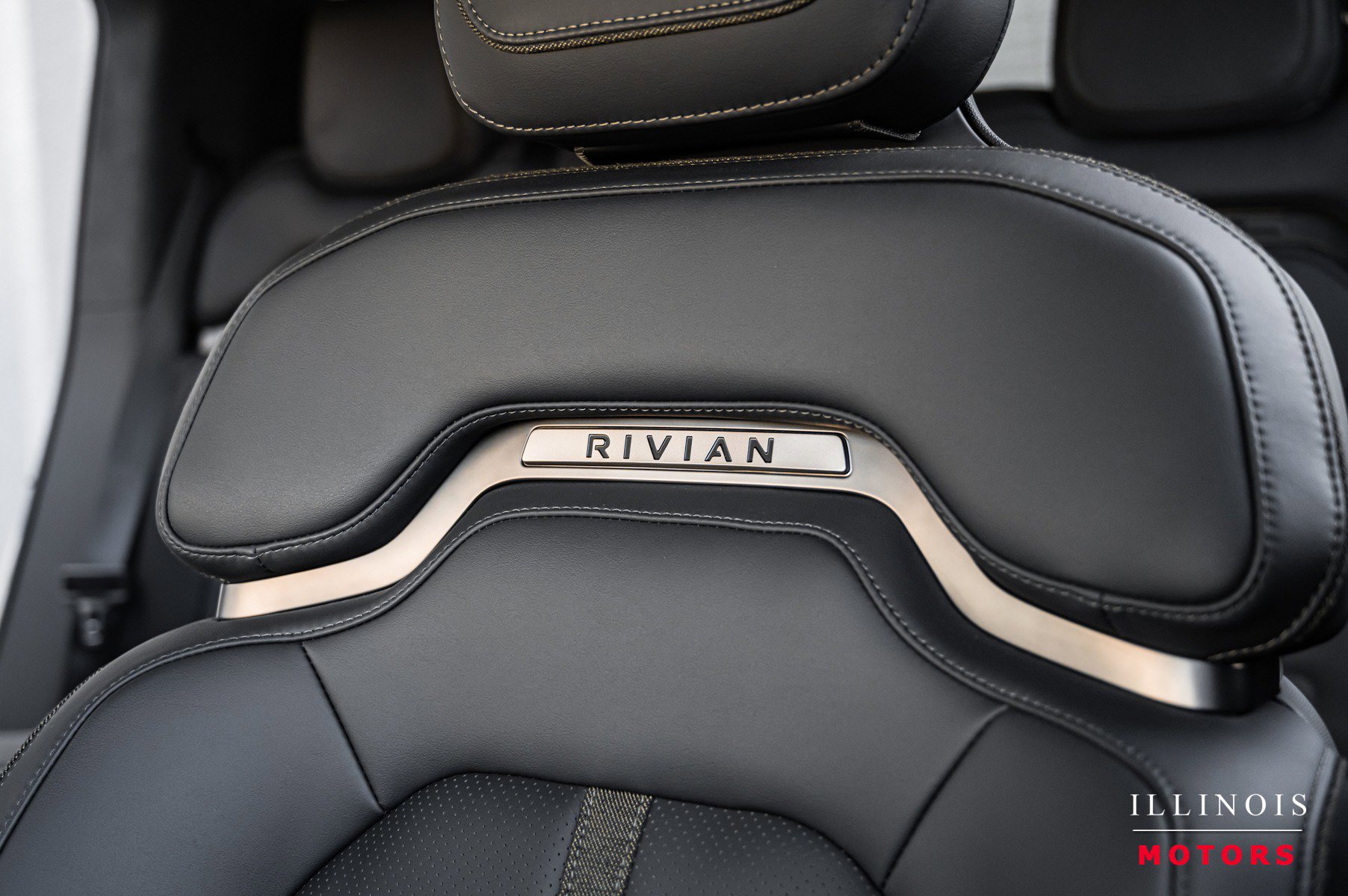 Used 2022 Rivian R1T Adventure image 28