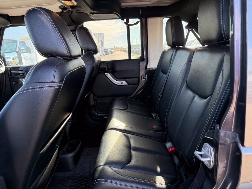 Used 2017 Jeep Wrangler Unlimited Rubicon AWD/4WD image 7