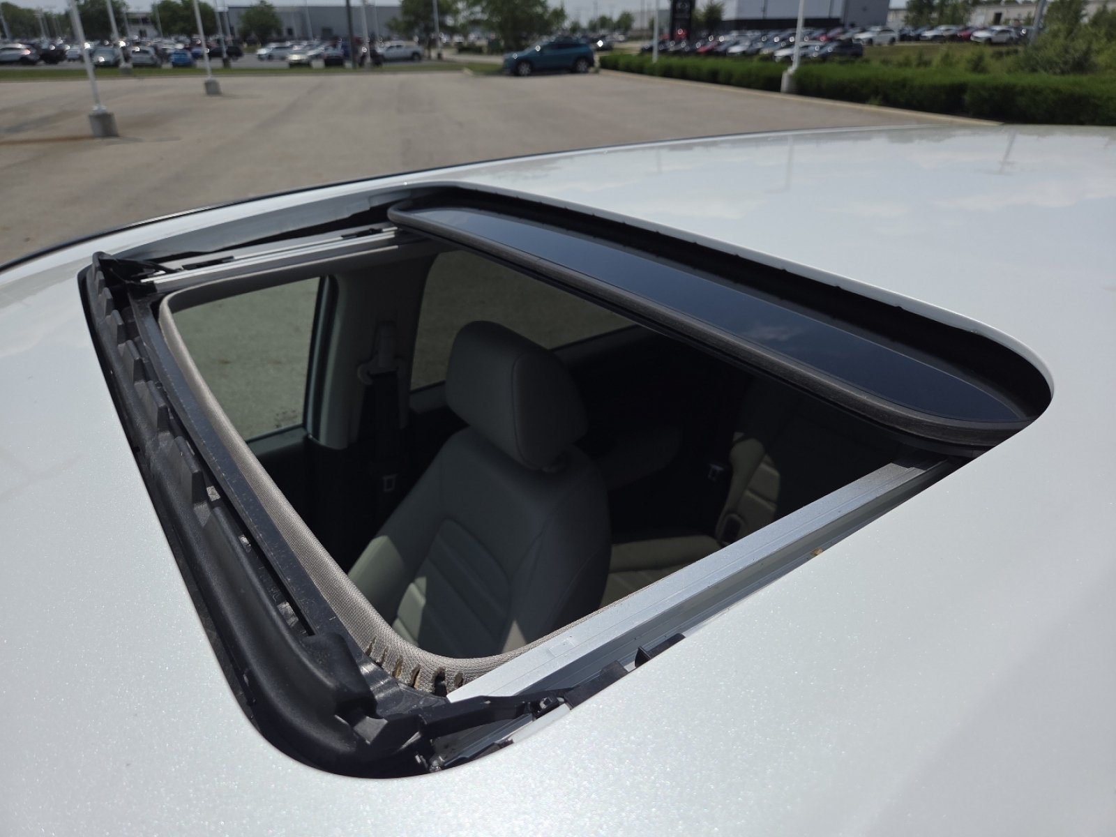 Used 2024 Honda CR-V EX-L image 3