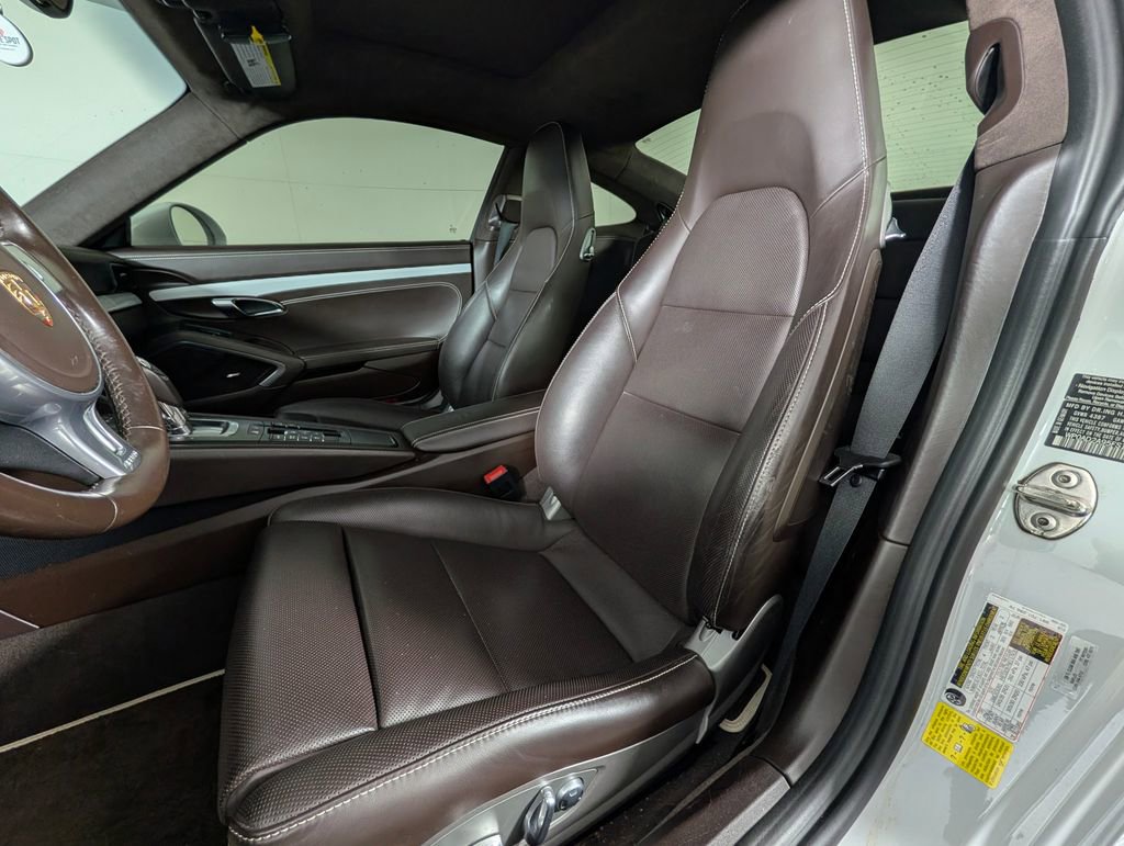 Used 2015 Porsche 911 Turbo image 5