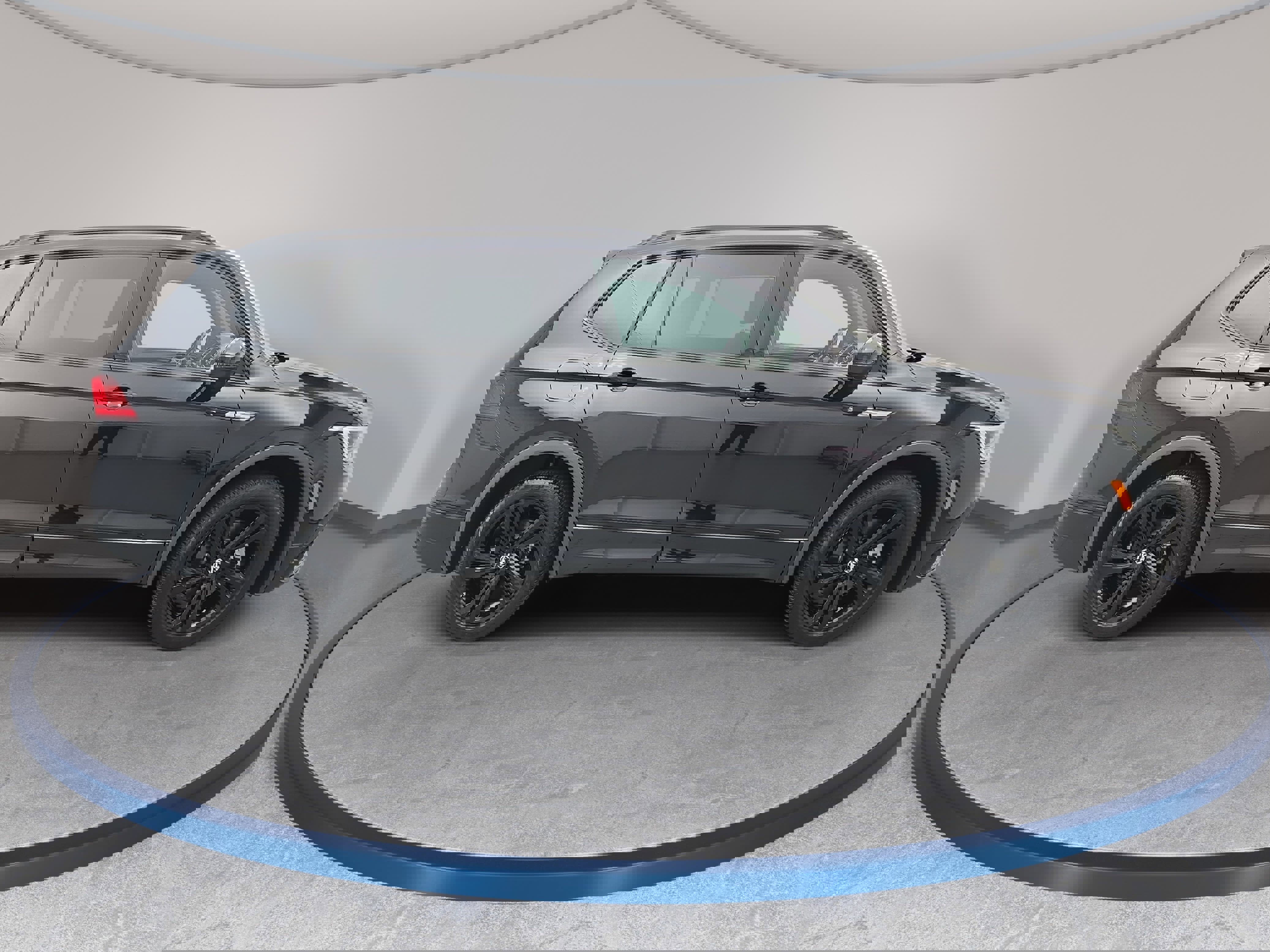 Certified 2024 Volkswagen Tiguan SE R-Line image 4