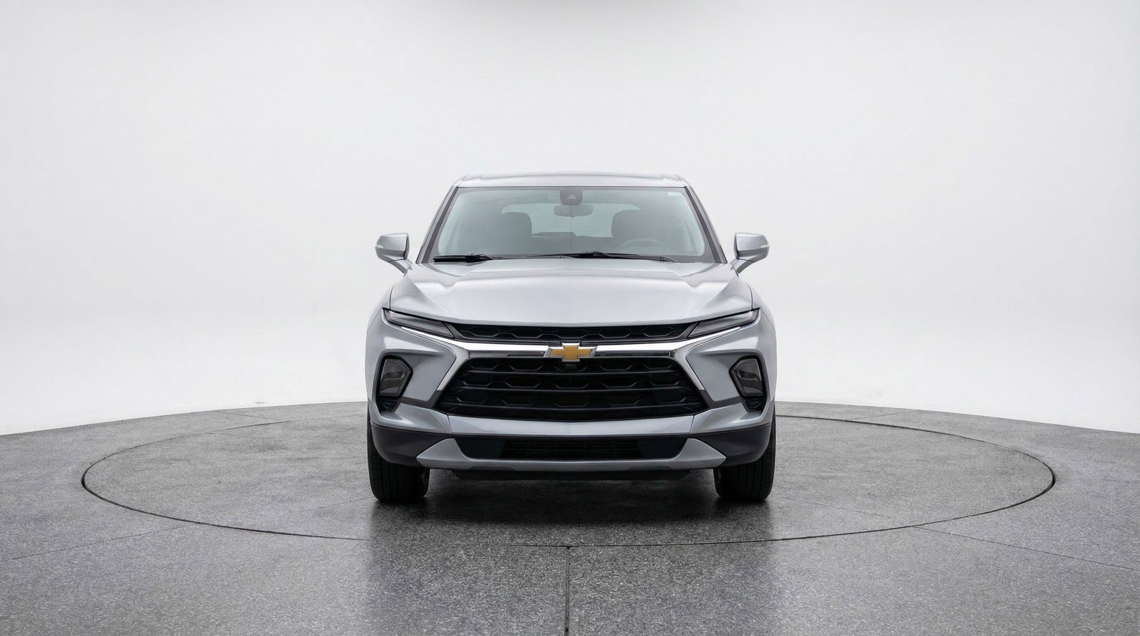 Used 2025 Chevrolet Blazer LT image 2