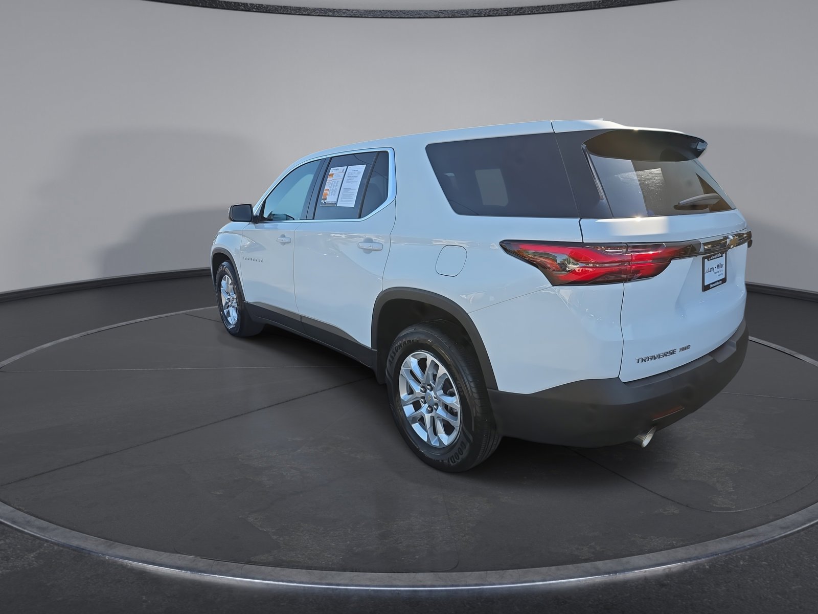 Certified 2023 Chevrolet Traverse LS AWD/4WD image 6