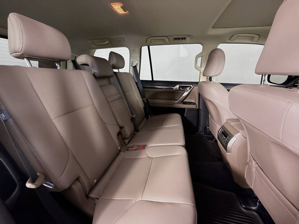 Used 2020 Lexus GX 460 Premium w/ Premium Package AWD/4WD image 29
