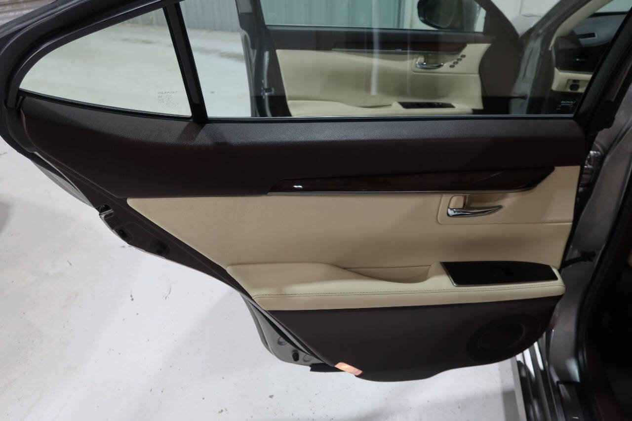 Used 2018 Lexus ES 350 w/ Luxury Package w/Wood Trim FWD image 32
