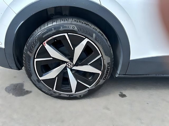 Used 2023 Volkswagen ID.4 Pro S AWD/4WD image 13