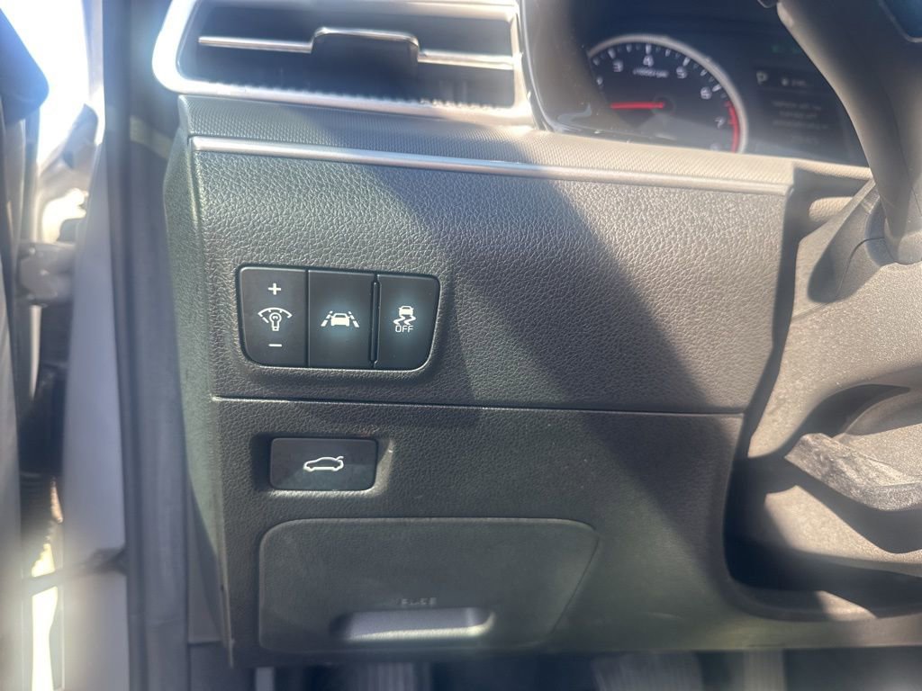 Used 2023 Kia K5 GT-Line image 16