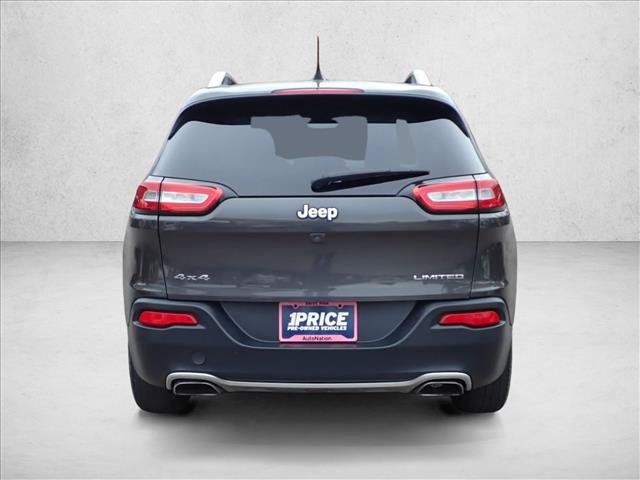Used 2017 Jeep Cherokee Limited w/ Luxury Group AWD/4WD image 3