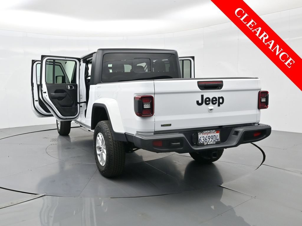 Used 2023 Jeep Gladiator Sport image 44