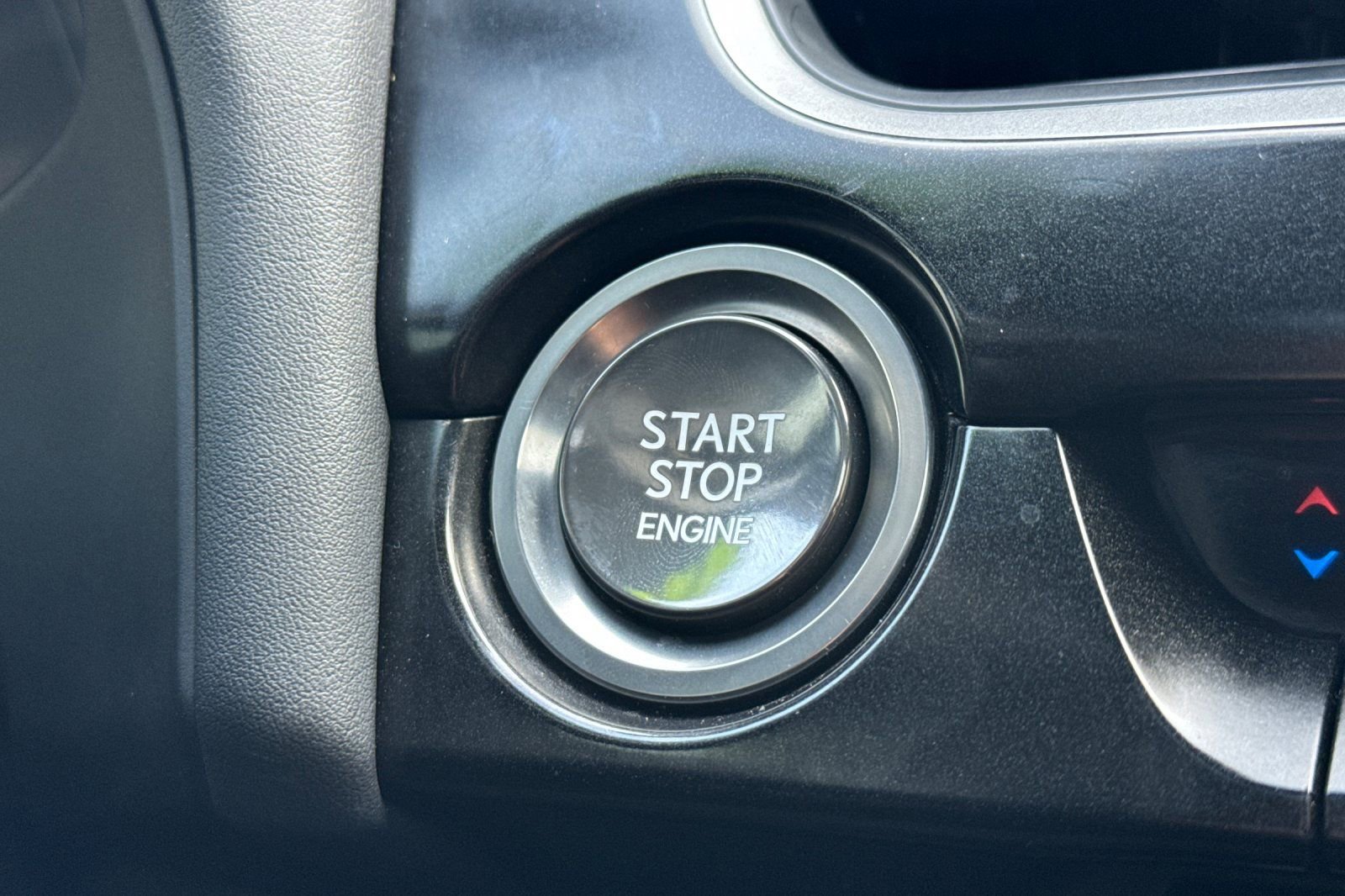 Used 2019 Lexus UX 200 image 21