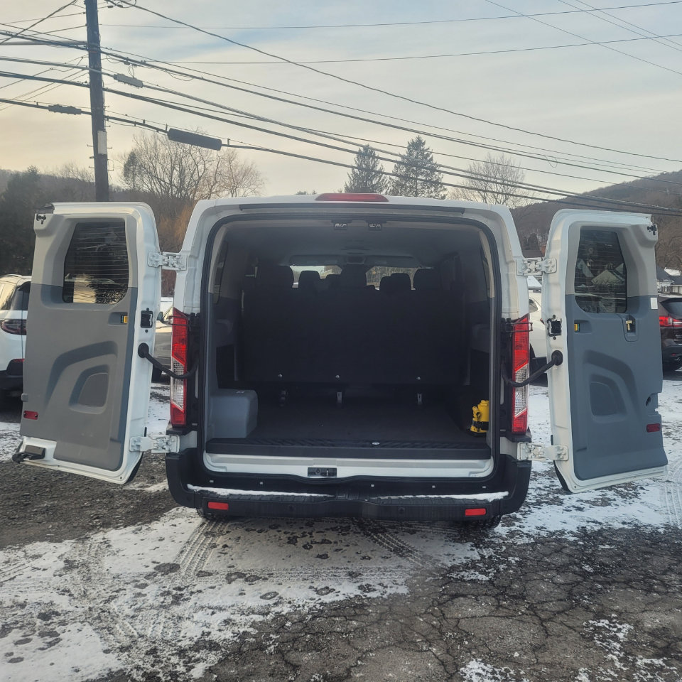 Used 2016 Ford Transit 150 XL image 30