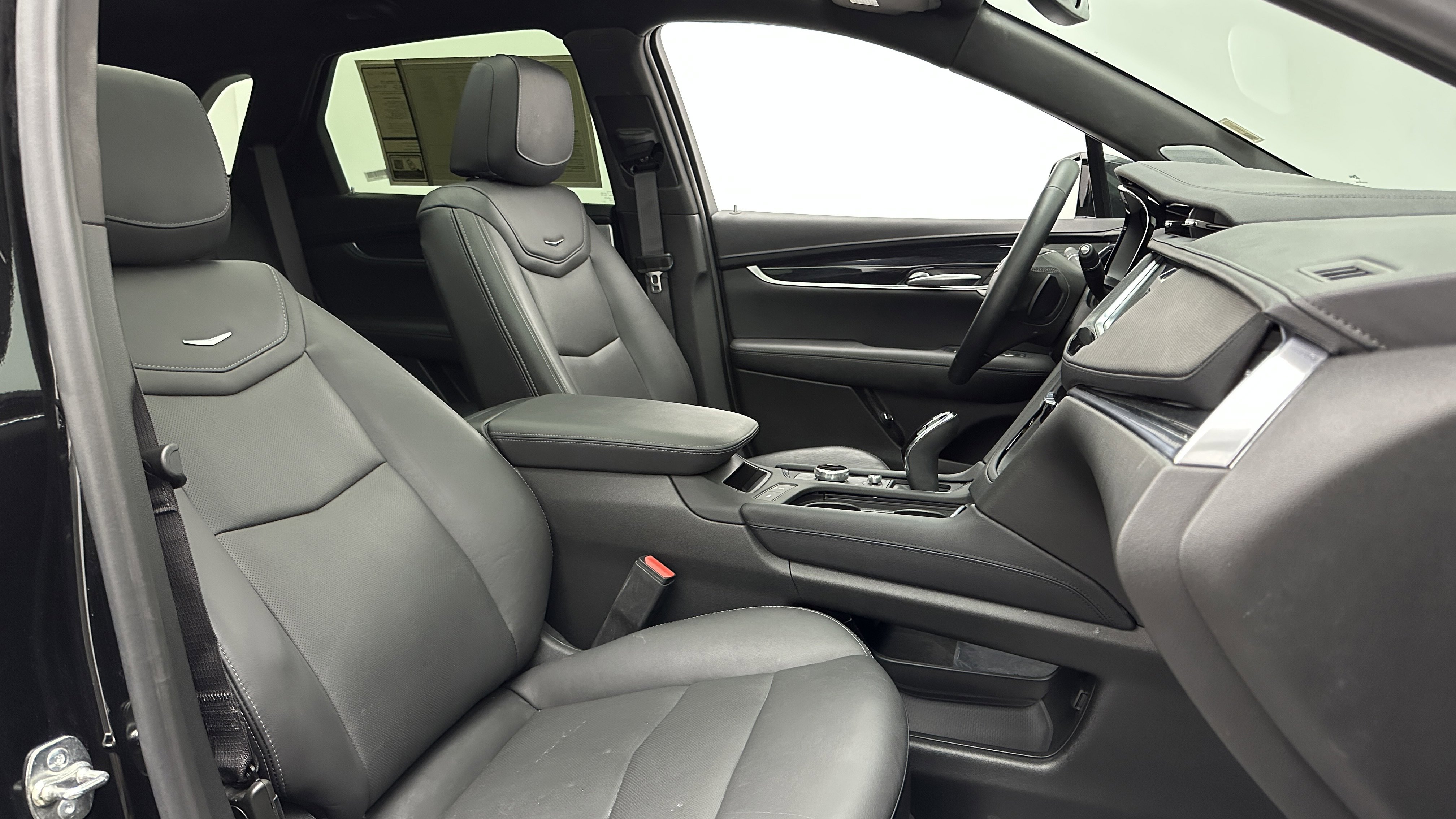 Used 2025 Cadillac XT5 Premium Luxury image 42