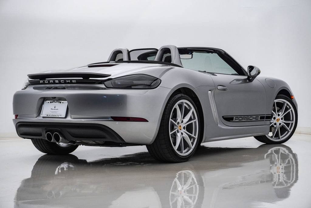 Used 2024 Porsche 718 Boxster RWD image 11