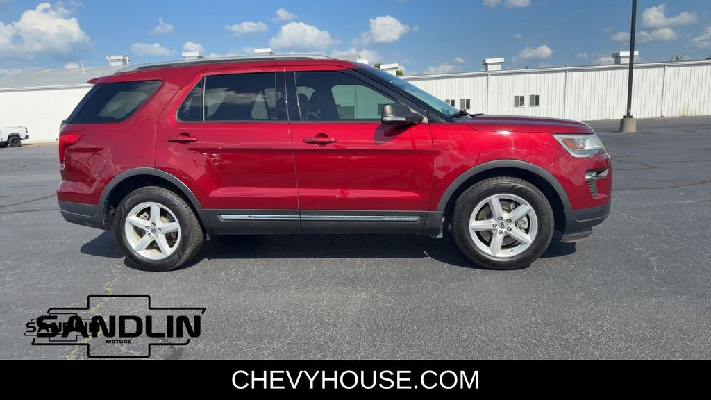 Used 2019 Ford Explorer XLT w/ Equipment Group 202A image 2