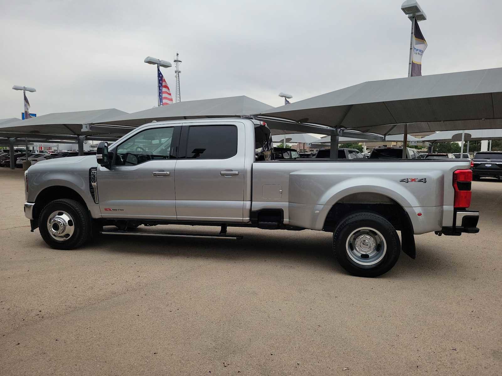 Used 2024 Ford F350 Lariat AWD/4WD image 5