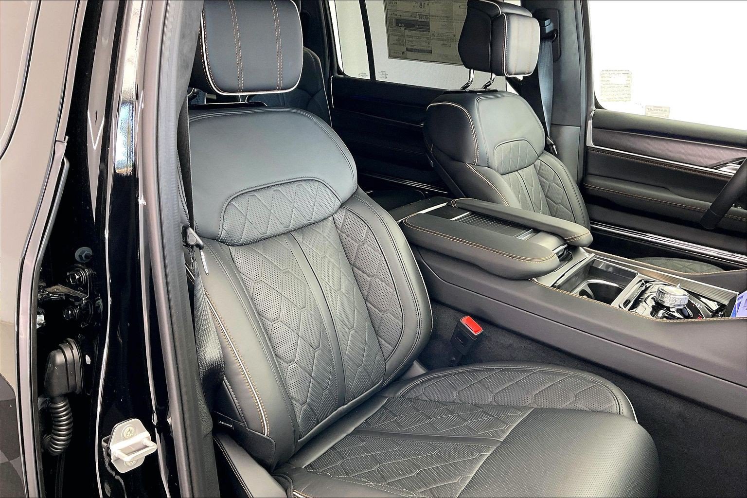 New 2026 Jeep Grand Wagoneer L Summit AWD/4WD image 9