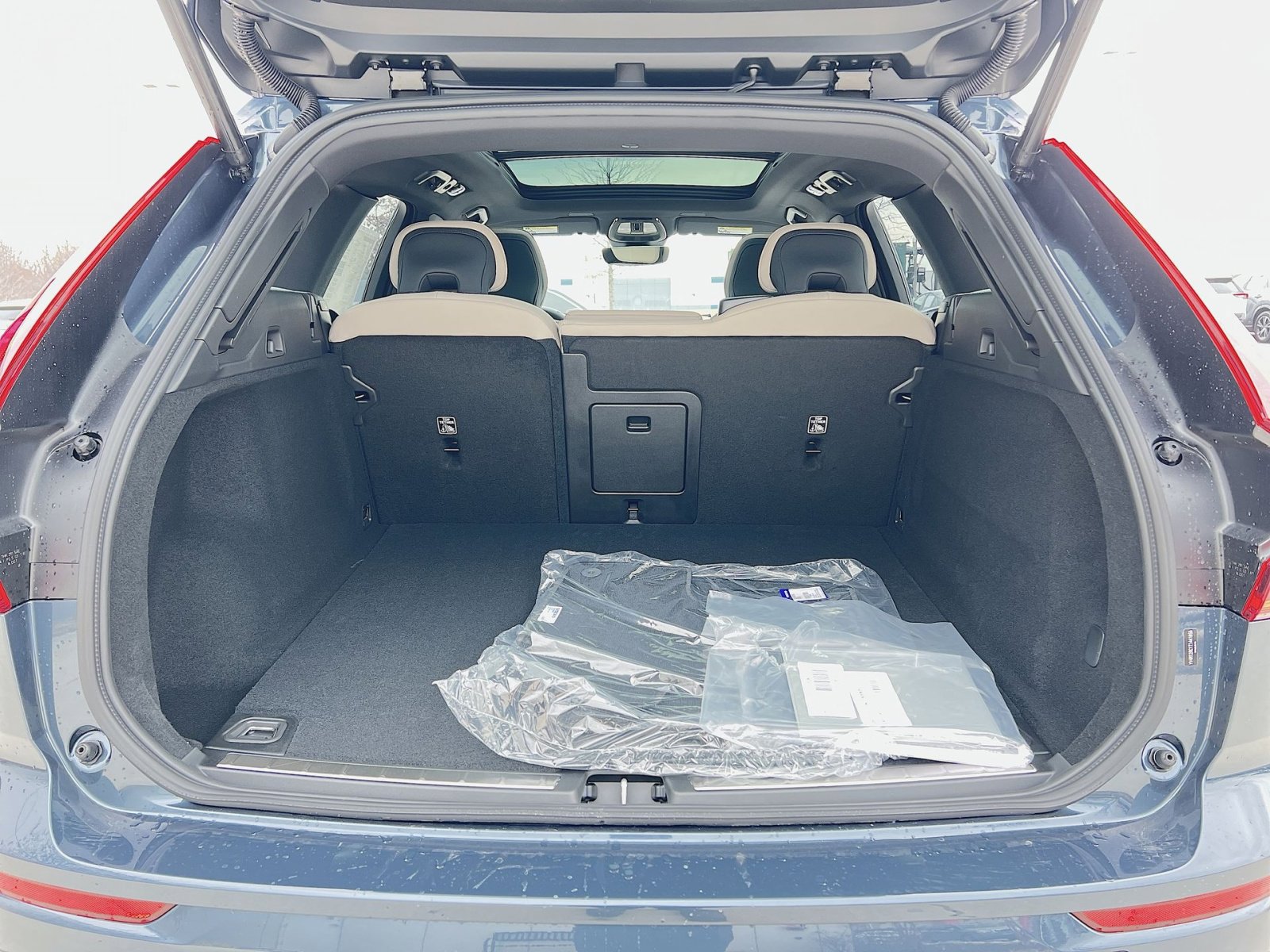 New 2026 Volvo XC60 B5 Plus w/ Climate Package AWD/4WD image 26