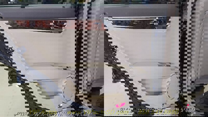 Used 2013 Mercedes-Benz C 250 Sedan image 19