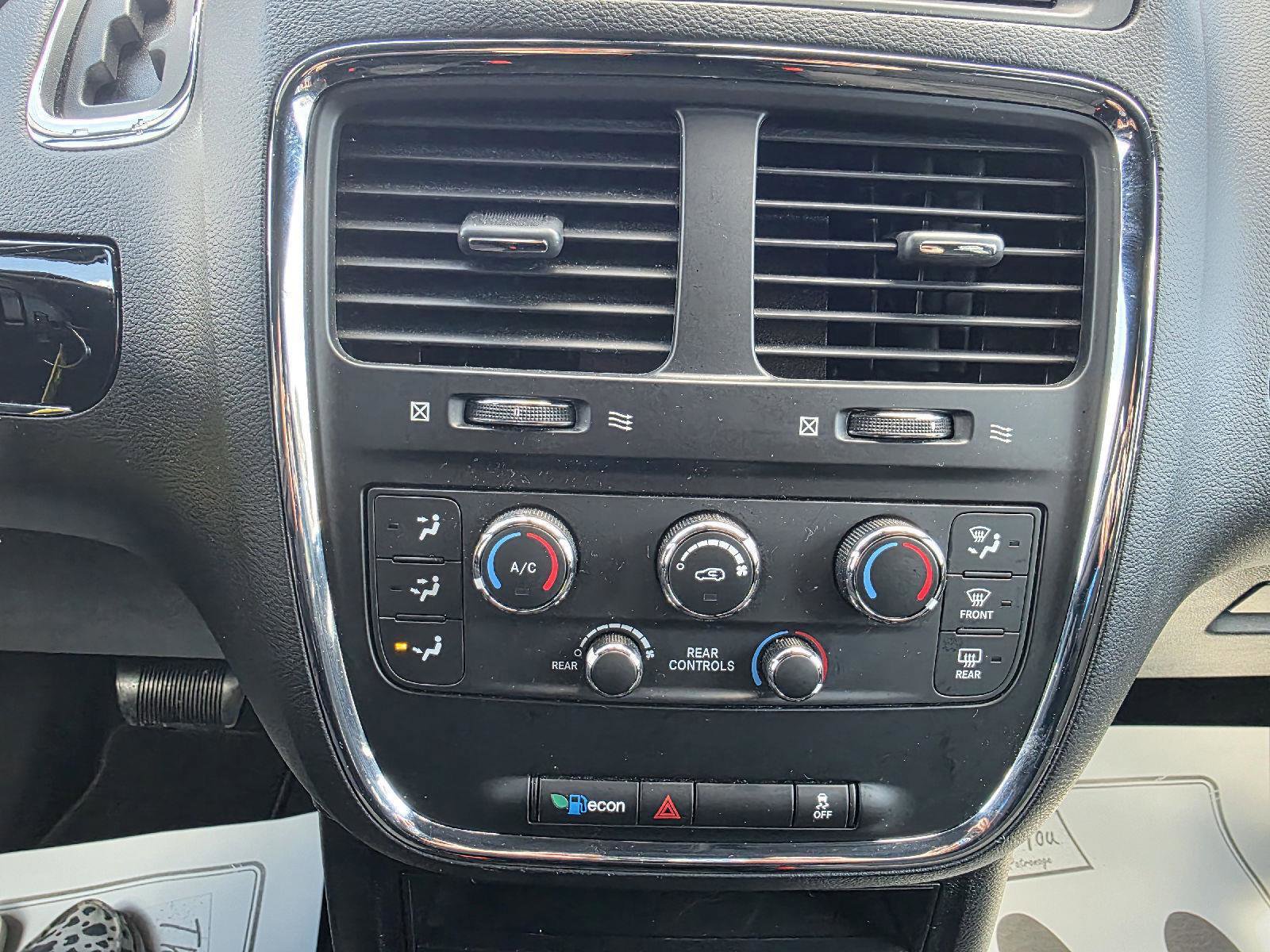 Used 2019 Dodge Grand Caravan SE FWD image 21