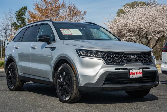 Used 2021 Kia Sorento S w/ Panoramic Sunroof Package image 2
