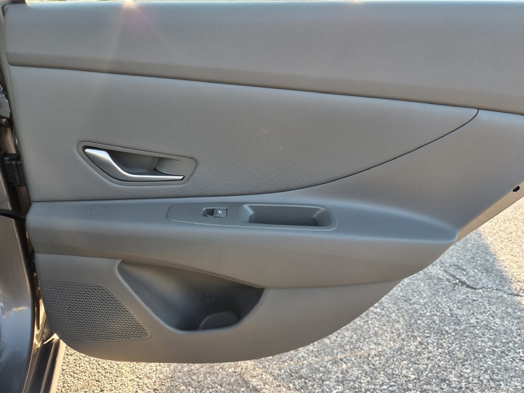 Certified 2023 Hyundai Elantra SEL w/ Convenience Package FWD image 31