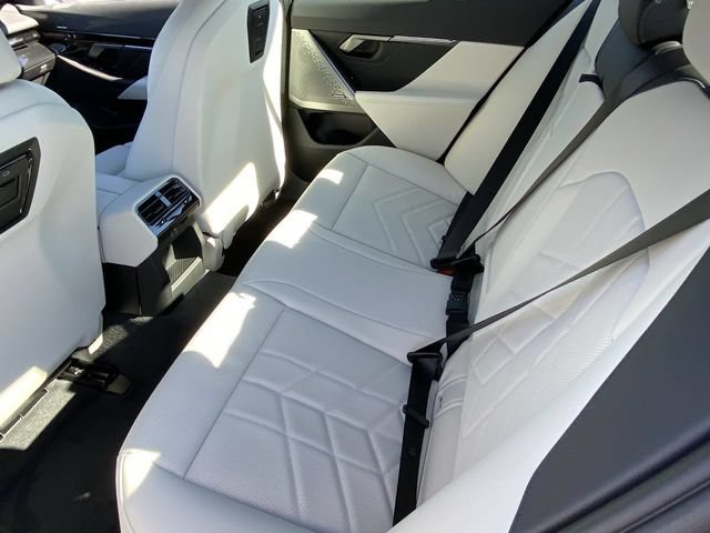 Used 2025 BMW 530i RWD image 16