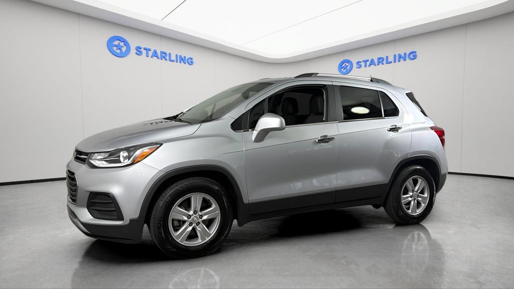 Used 2020 Chevrolet Trax LT w/ Driver Confidence Package FWD image 3