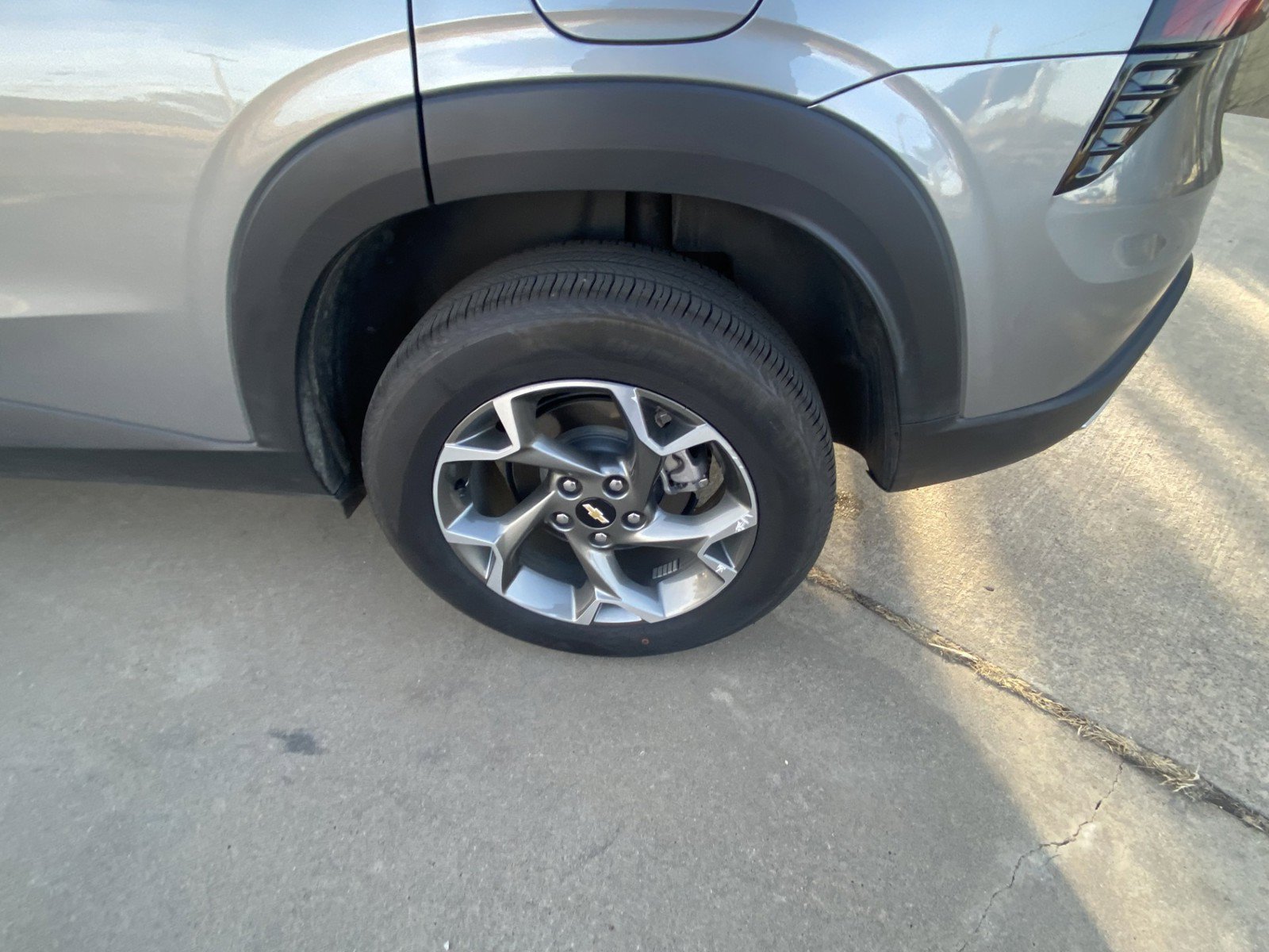 Used 2025 Chevrolet Trax LT w/ LT Convenience Package FWD image 11