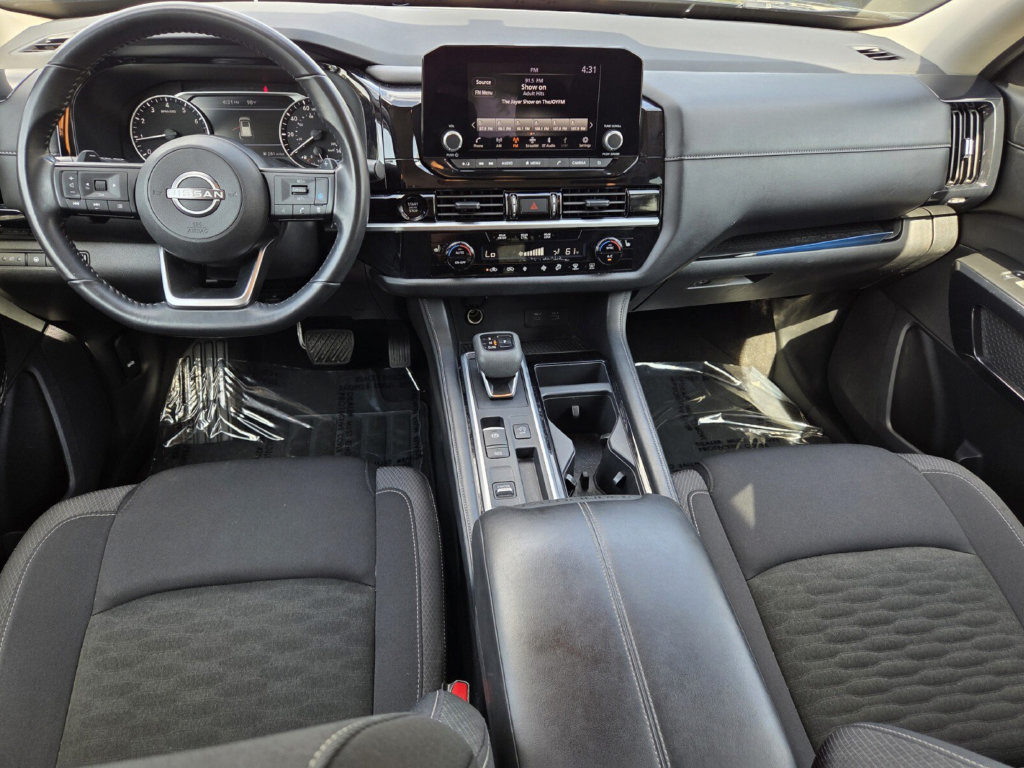 Certified 2025 Nissan Pathfinder SV FWD image 7
