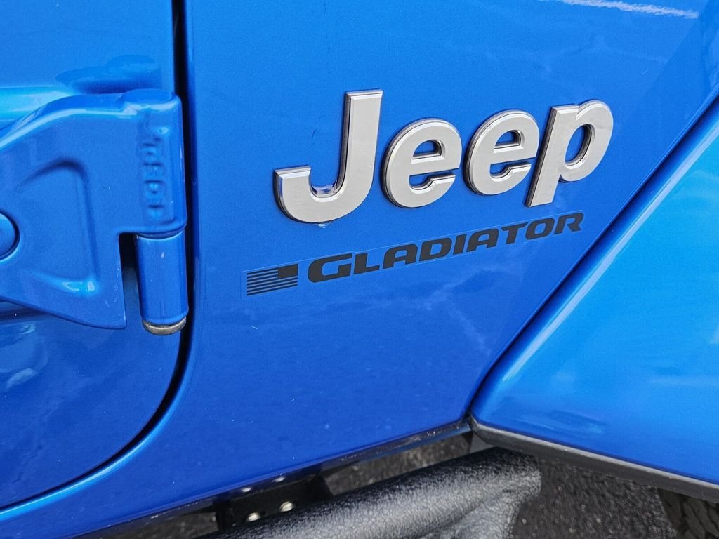 Used 2023 Jeep Gladiator Overland AWD/4WD image 15